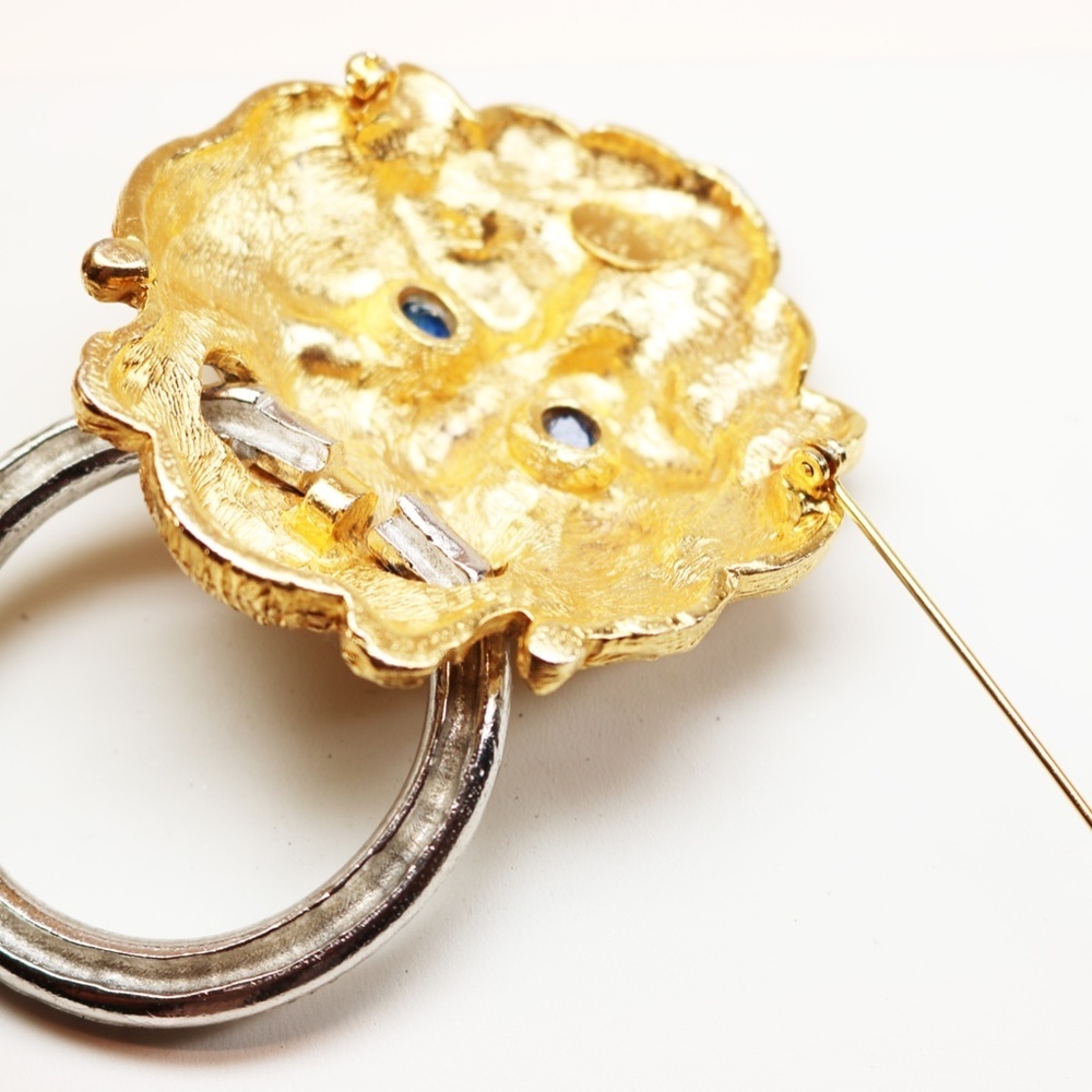 RARE! Kenneth Lane Lion's Head Doorknocker Brooch - Picture 3 of 13
